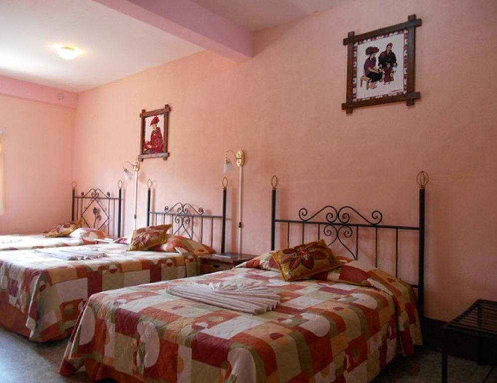 Hotel El Chaparral Panajachel Pokój zdjęcie