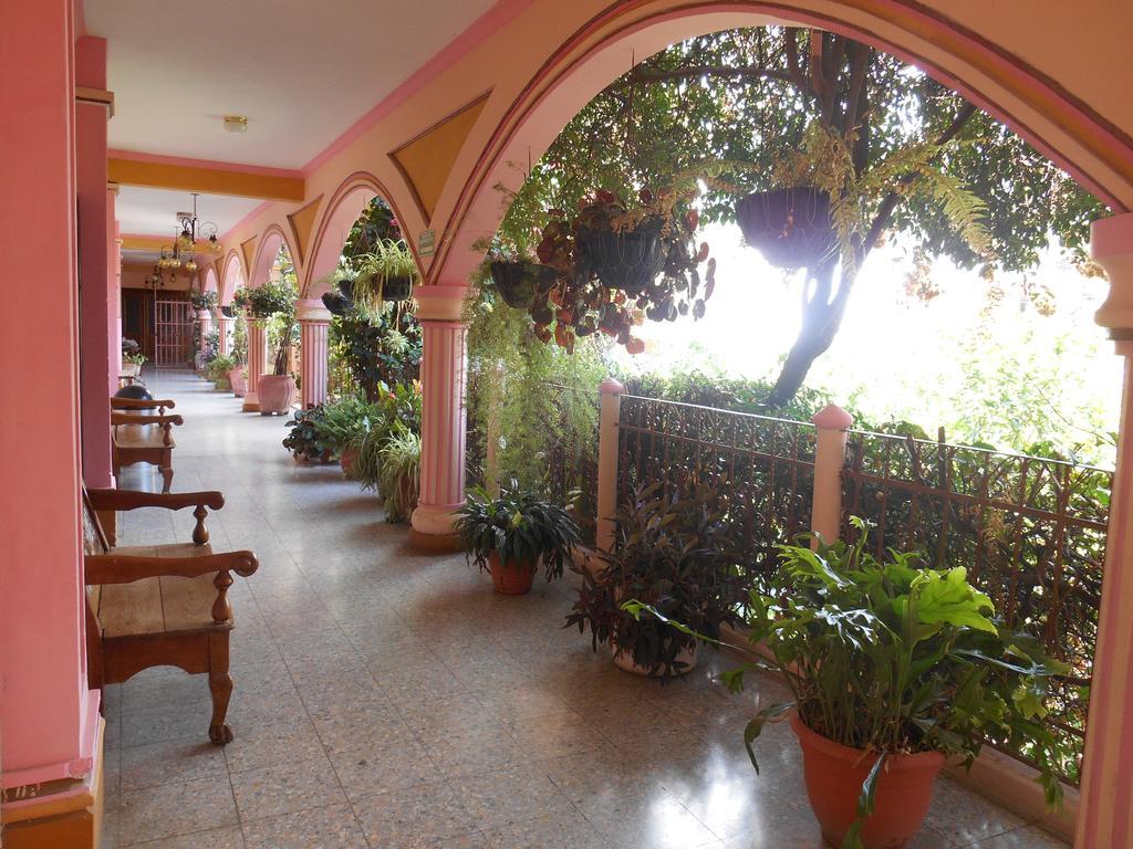 Hotel El Chaparral Panajachel Zewnętrze zdjęcie