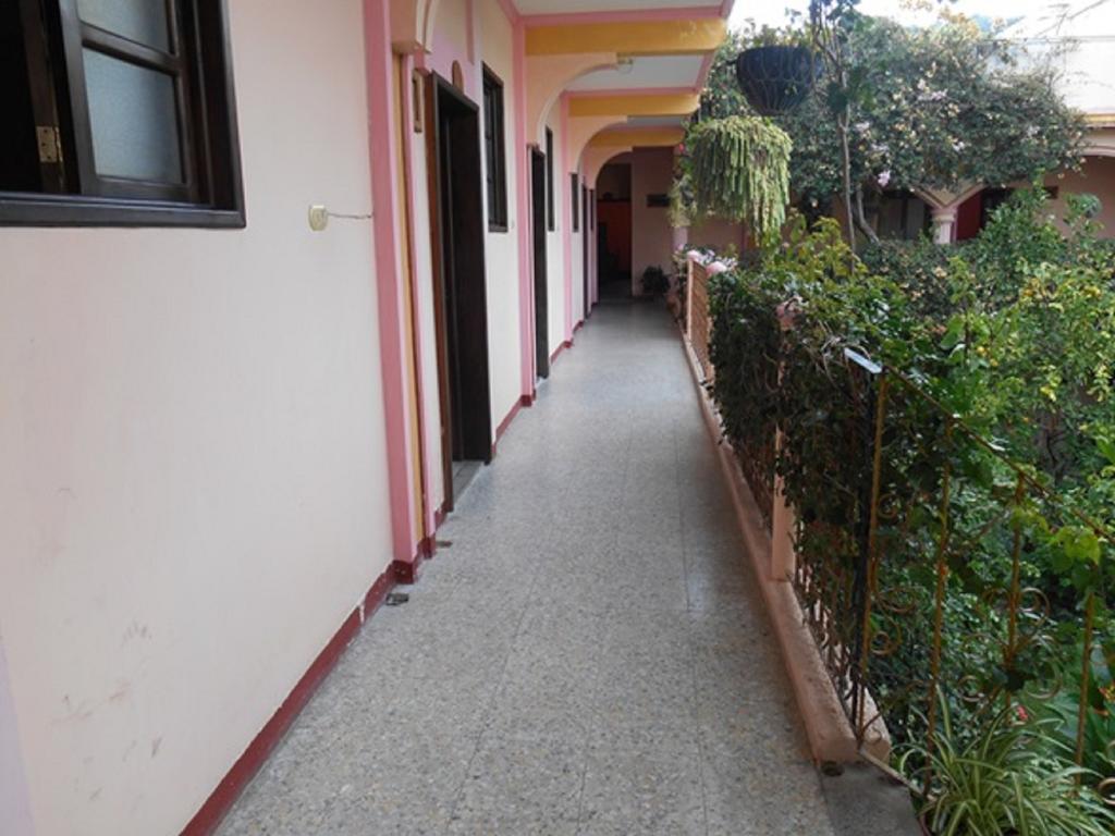 Hotel El Chaparral Panajachel Zewnętrze zdjęcie
