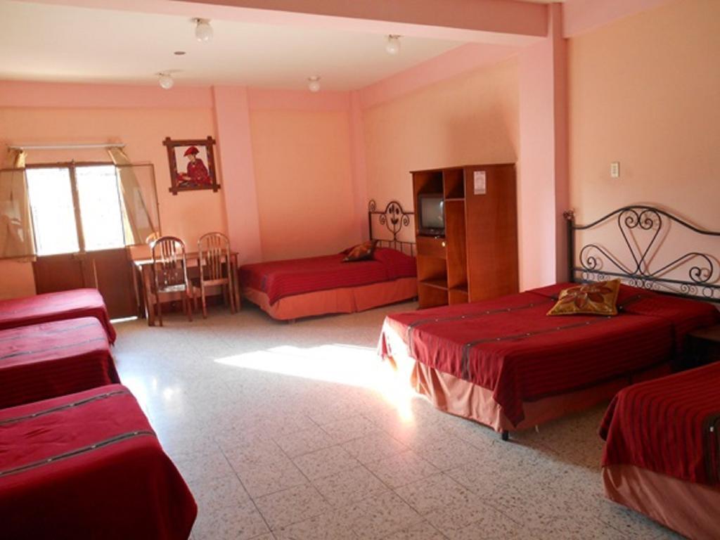 Hotel El Chaparral Panajachel Pokój zdjęcie