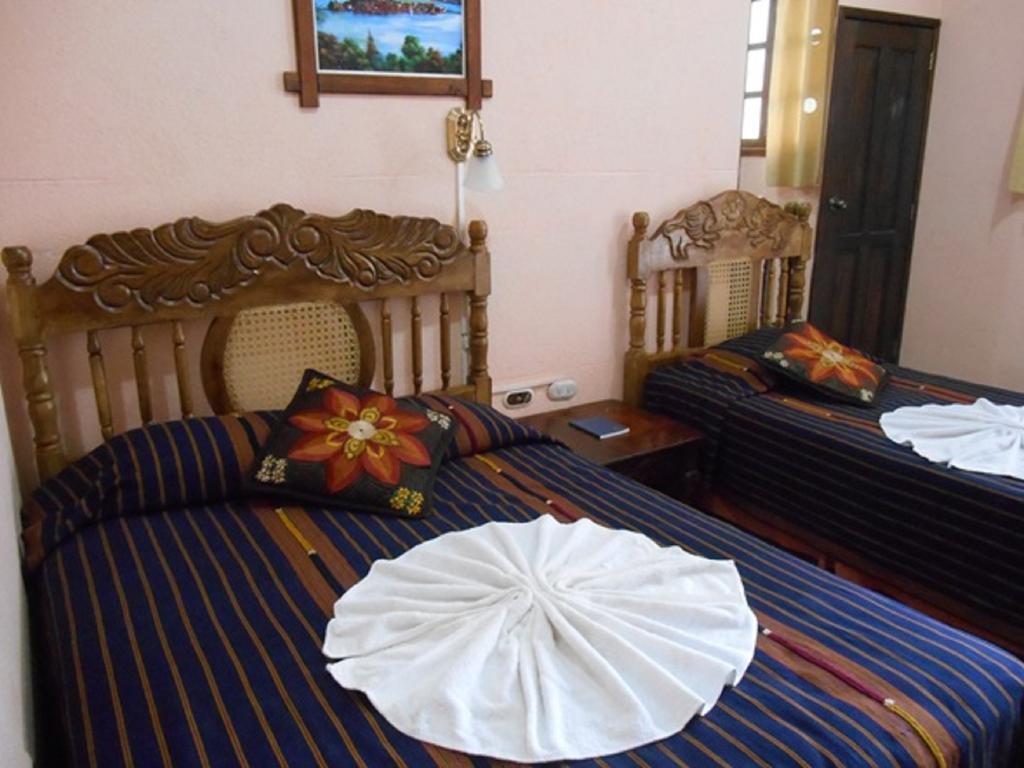 Hotel El Chaparral Panajachel Pokój zdjęcie
